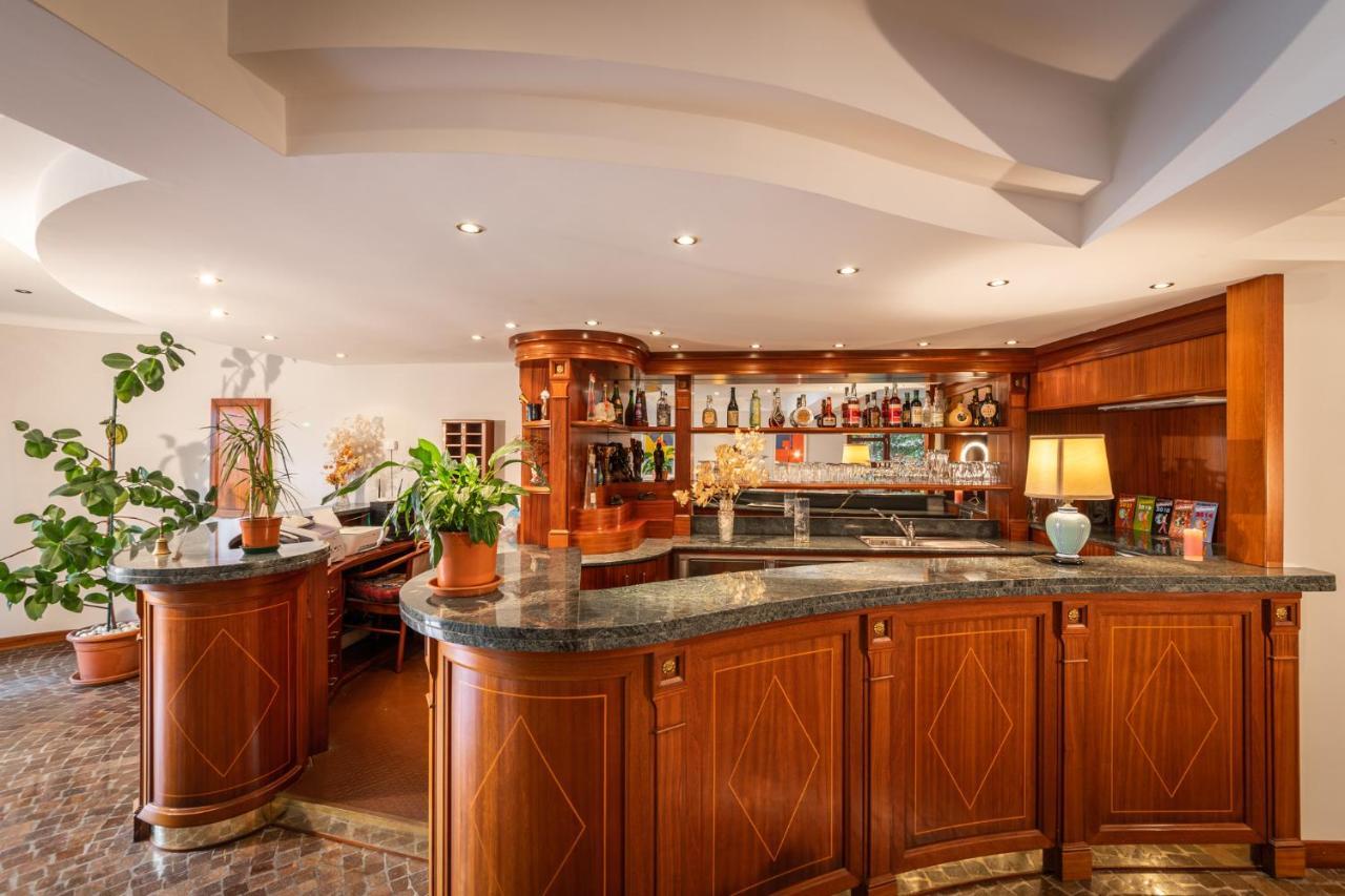 Hotel Ristorante Vapore Faggeto Lario Esterno foto