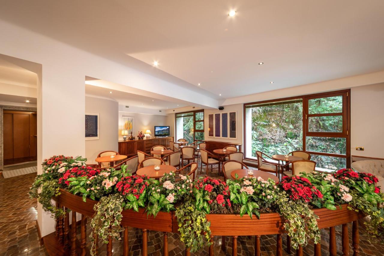 Hotel Ristorante Vapore Faggeto Lario Esterno foto