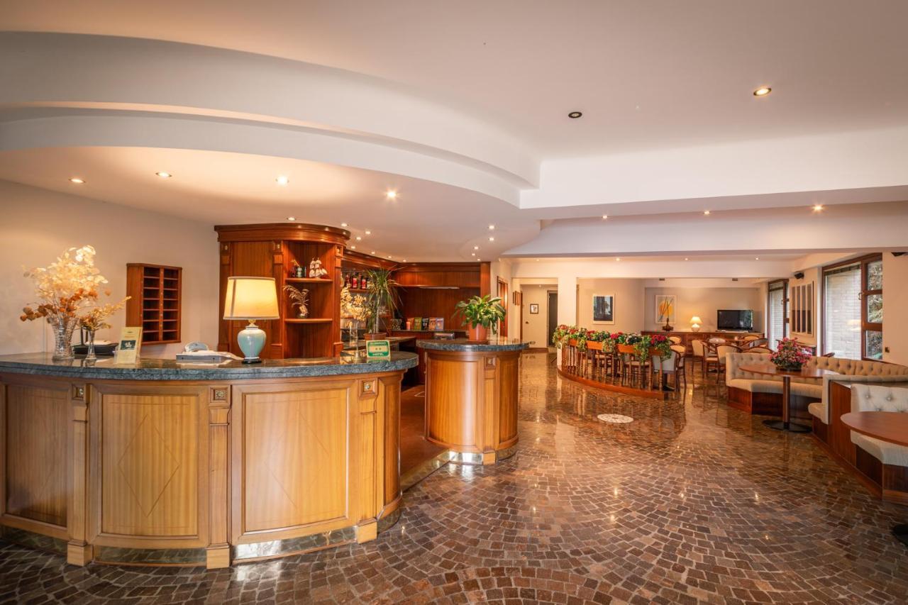 Hotel Ristorante Vapore Faggeto Lario Esterno foto
