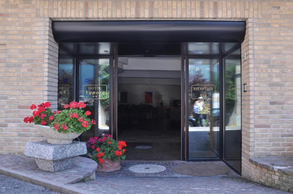 Hotel Ristorante Vapore Faggeto Lario Esterno foto