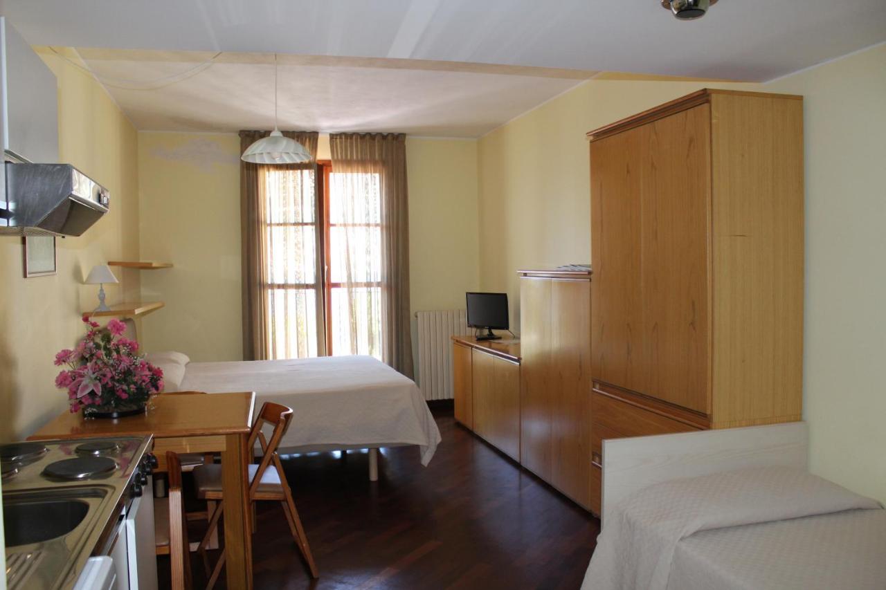 Hotel Ristorante Vapore Faggeto Lario Esterno foto